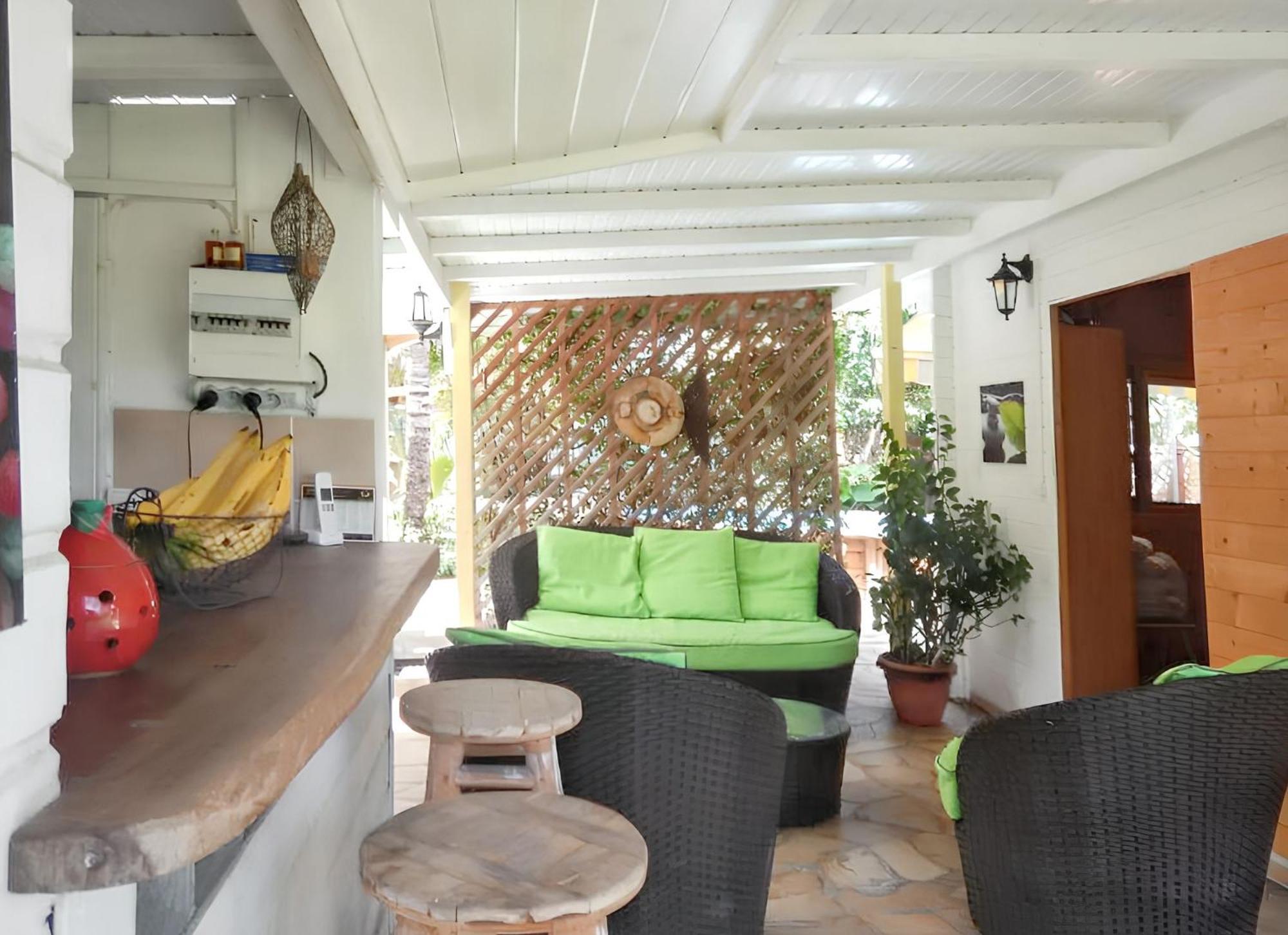 Chalet d'une chambre a Le Vauclin a 150 m de la plage avec piscine privee jardin clos et wifi Extérieur photo